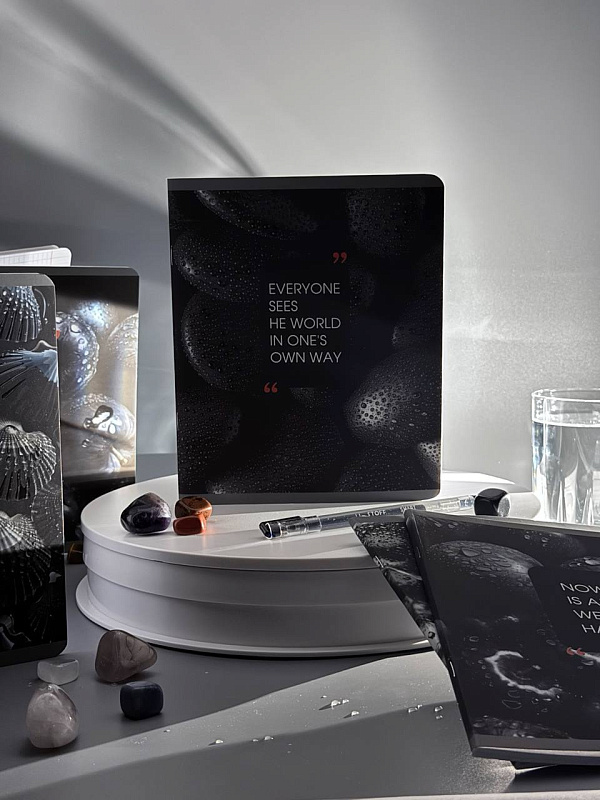 Серия Natural Black — это не просто тетради, а личный ритуал